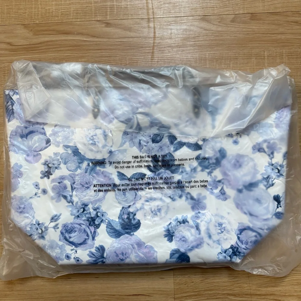 🌸 Victoria's Secret Floral Tote Bag NWT - Picture 2 of 3